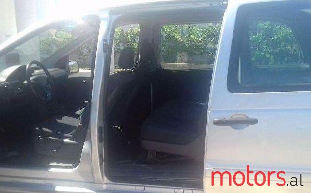 2003' Mercedes-Benz Vaneo photo #1