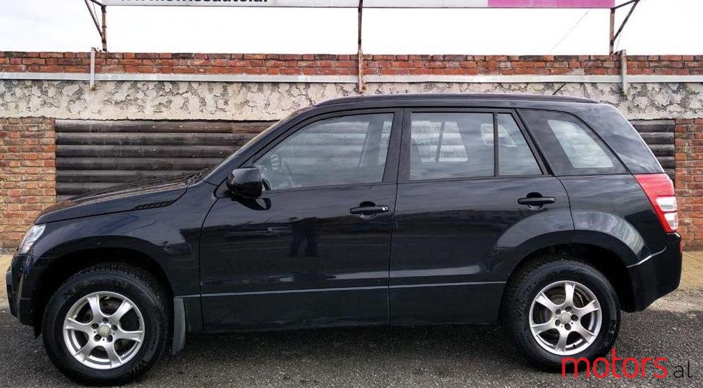 2009' Suzuki Grand Vitara photo #1