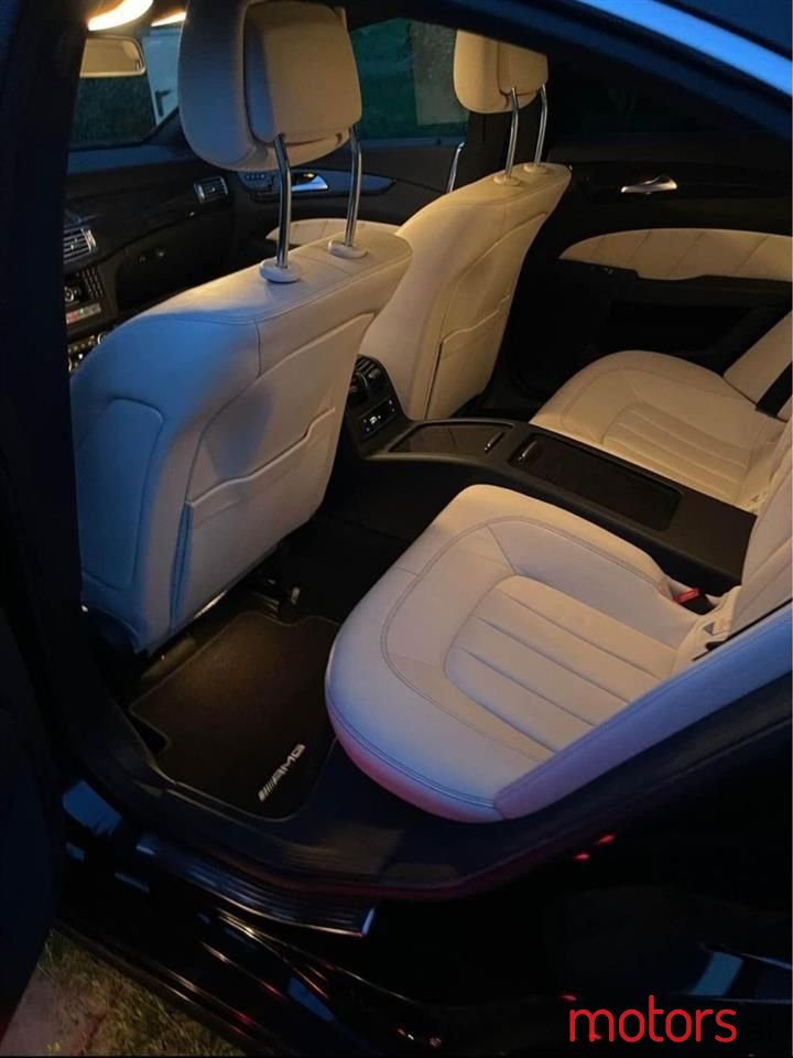 2011' Mercedes-Benz CLS 350 photo #2