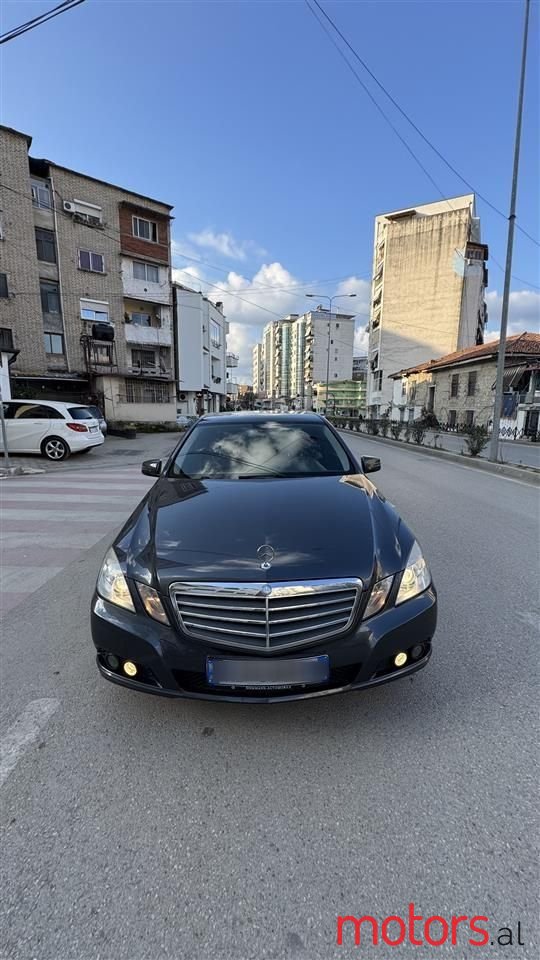 2009' Mercedes-Benz E 200 photo #2