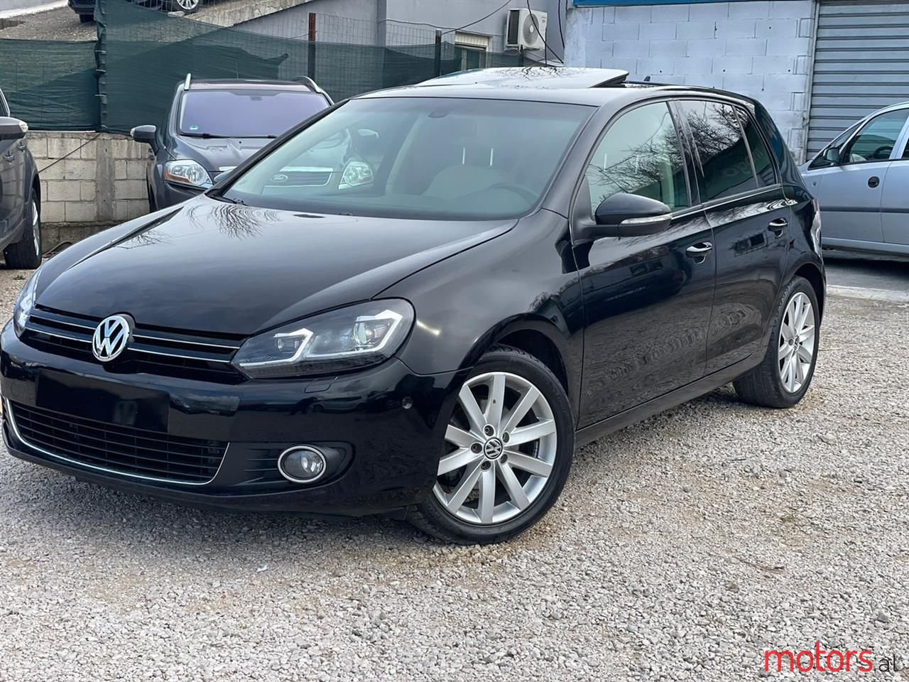 2011' Volkswagen Golf photo #2