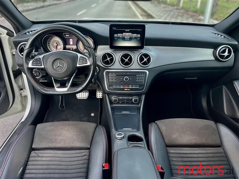 2017' Mercedes-Benz GLA 200 photo #5