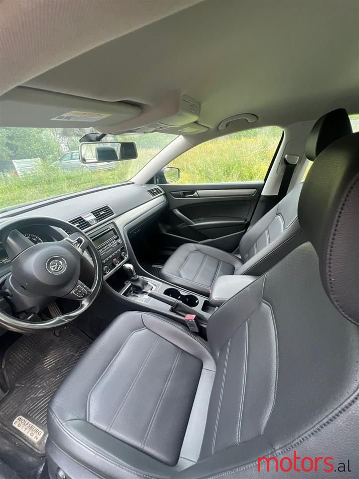 2014' Volkswagen Passat photo #2