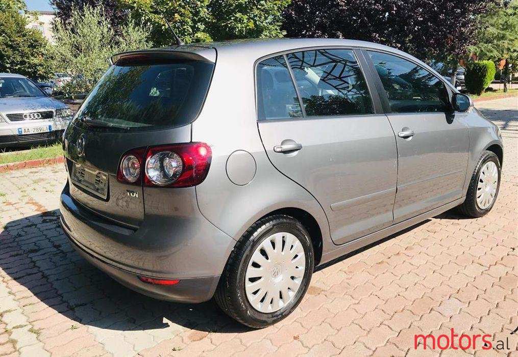 2007' Volkswagen Golf Plus photo #1