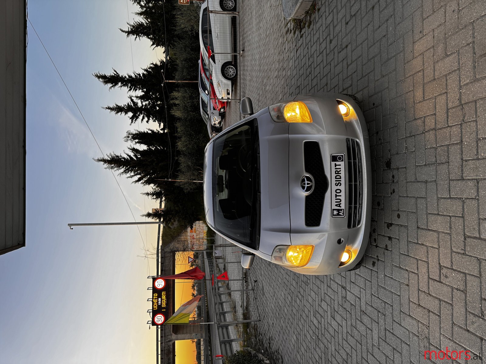 2008' Toyota Yaris photo #3