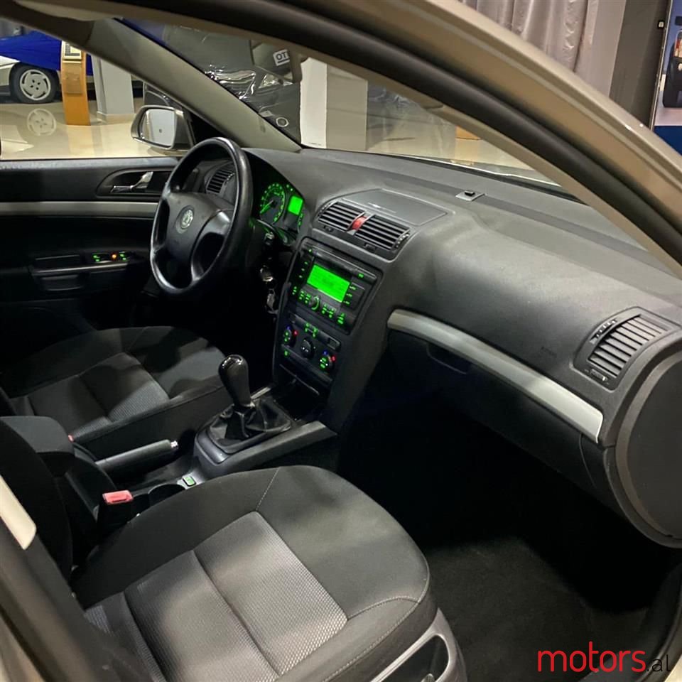 2009' Skoda Octavia photo #4