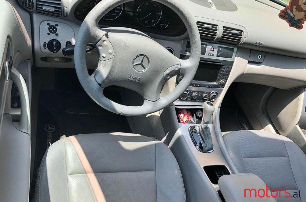 2004' Mercedes-Benz C 220 photo #2