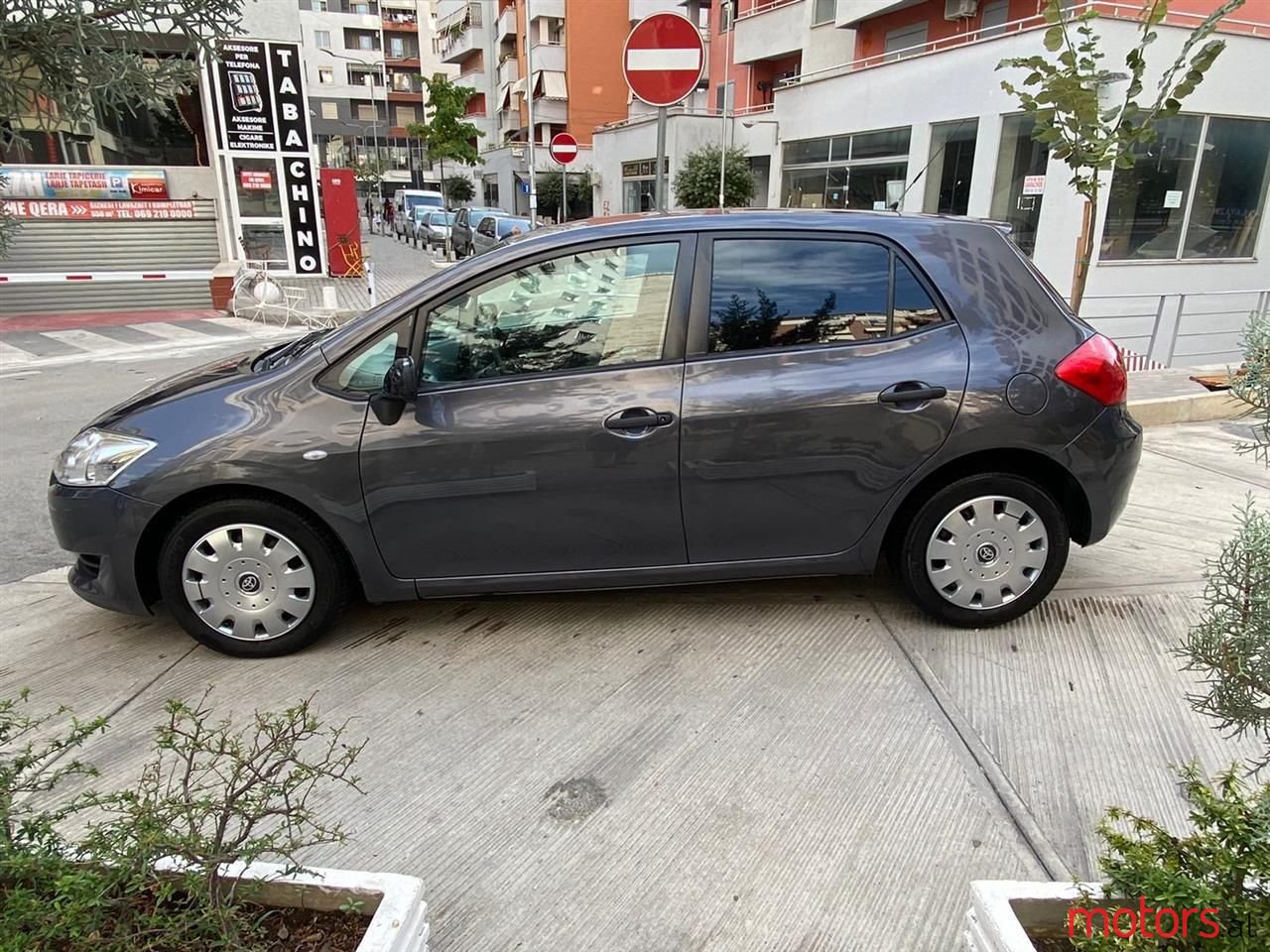 2007' Toyota Auris photo #1