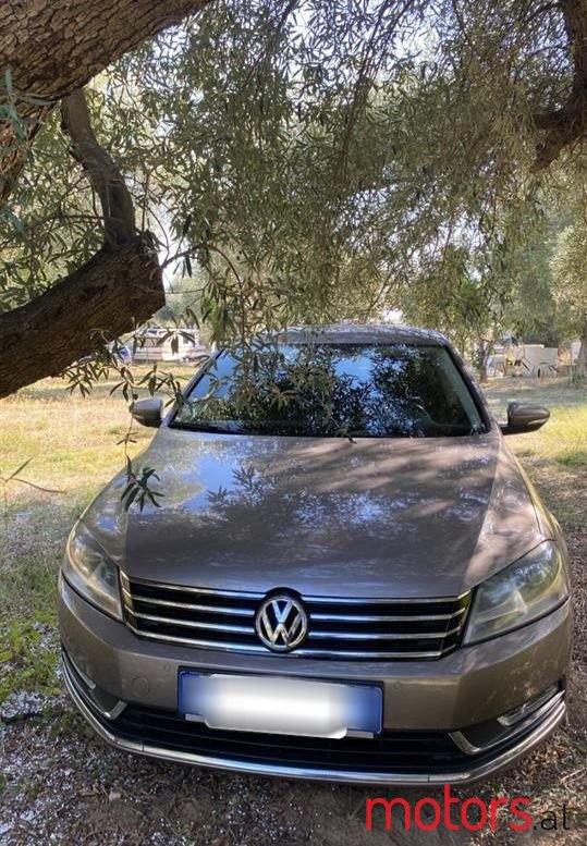 2012' Volkswagen Passat photo #3