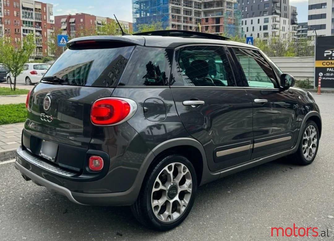 2015' Fiat 500L photo #1