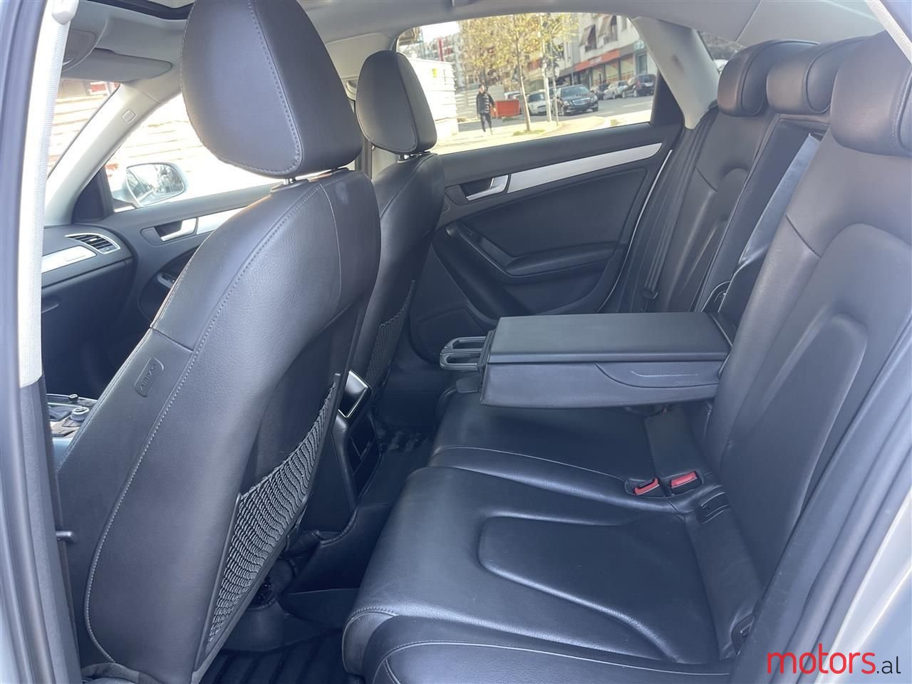 2011' Audi A4 photo #2