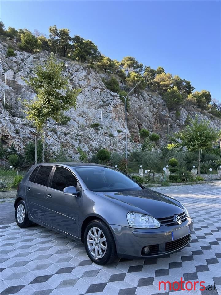 2005' Volkswagen Golf photo #1