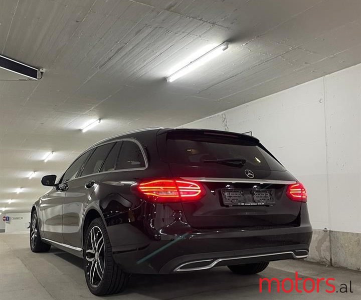 2015' Mercedes-Benz C 250 photo #5