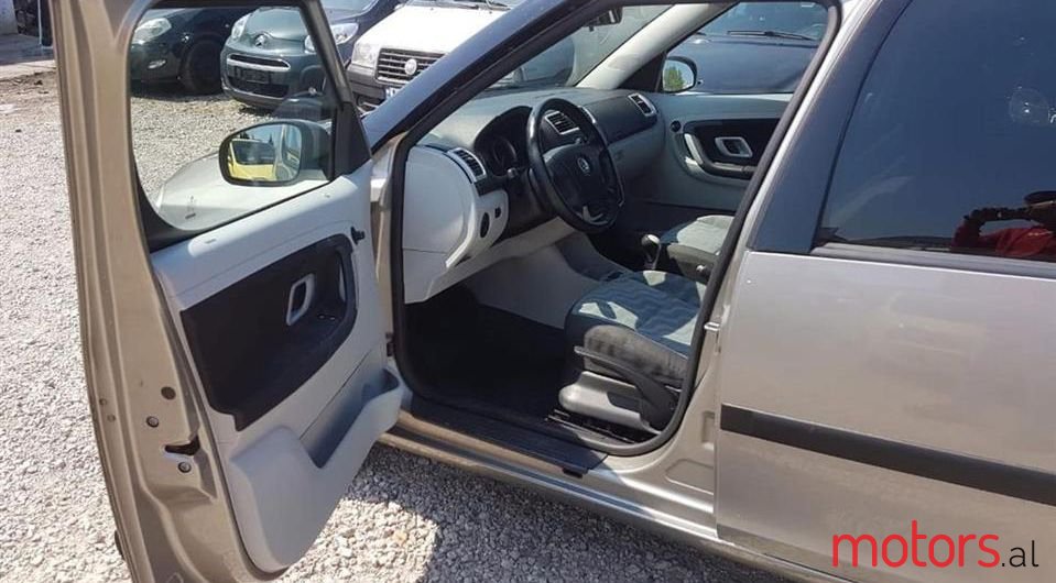 2009' Skoda Roomster photo #3