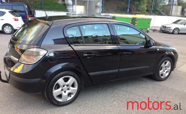 2004' Opel Astra photo #2