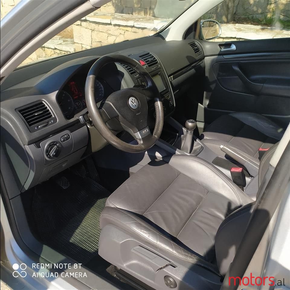 2008' Volkswagen Golf photo #3