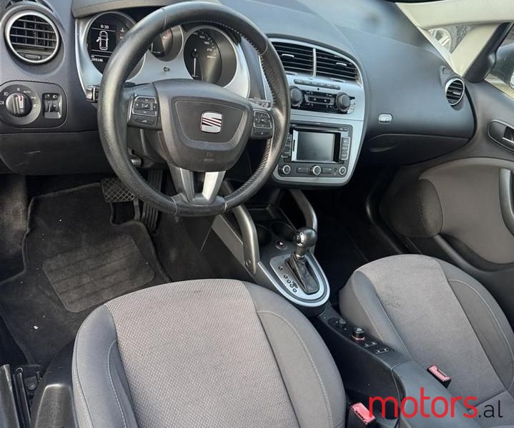 2010' SEAT Altea photo #4