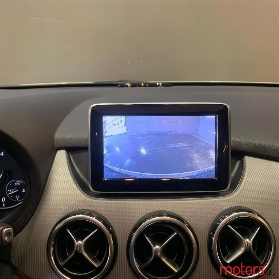 2013' Mercedes-Benz B 200 photo #2