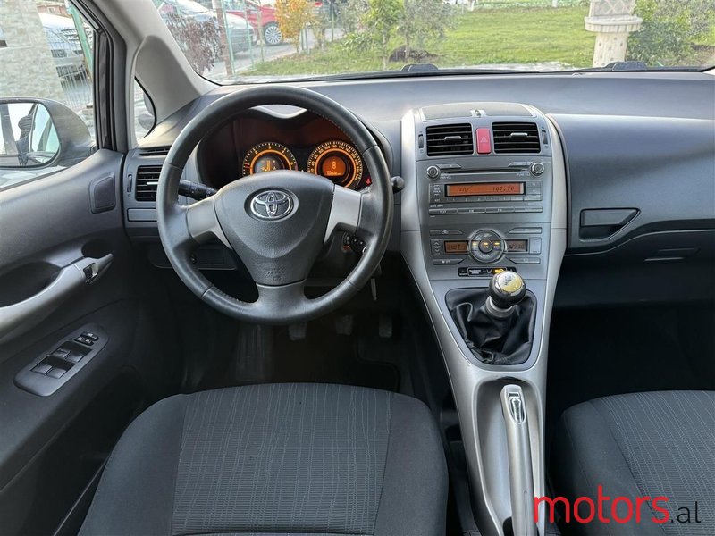 2008' Toyota Auris photo #4