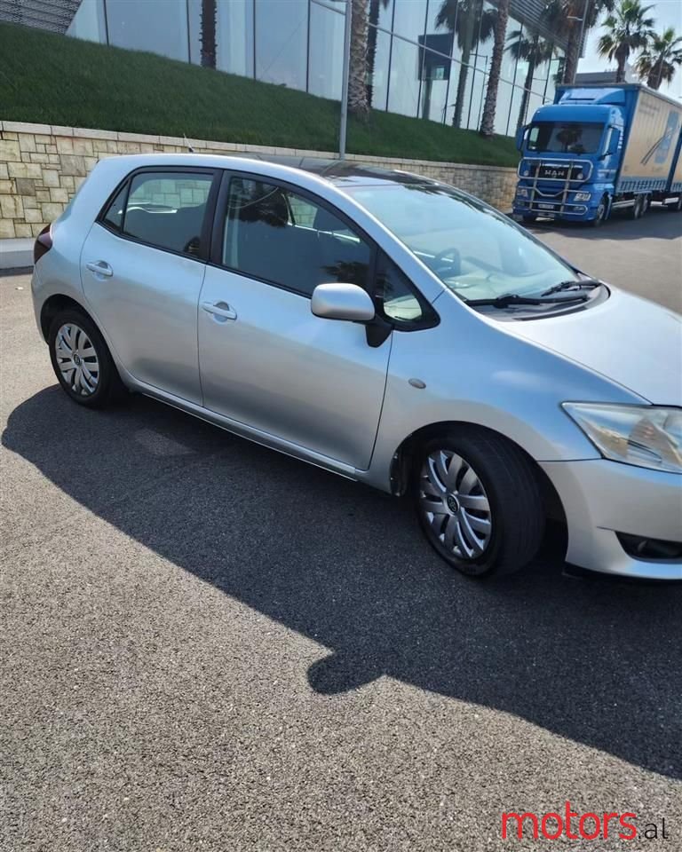 2008' Toyota Auris photo #2