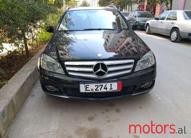2010' Mercedes-Benz C-Class photo #2