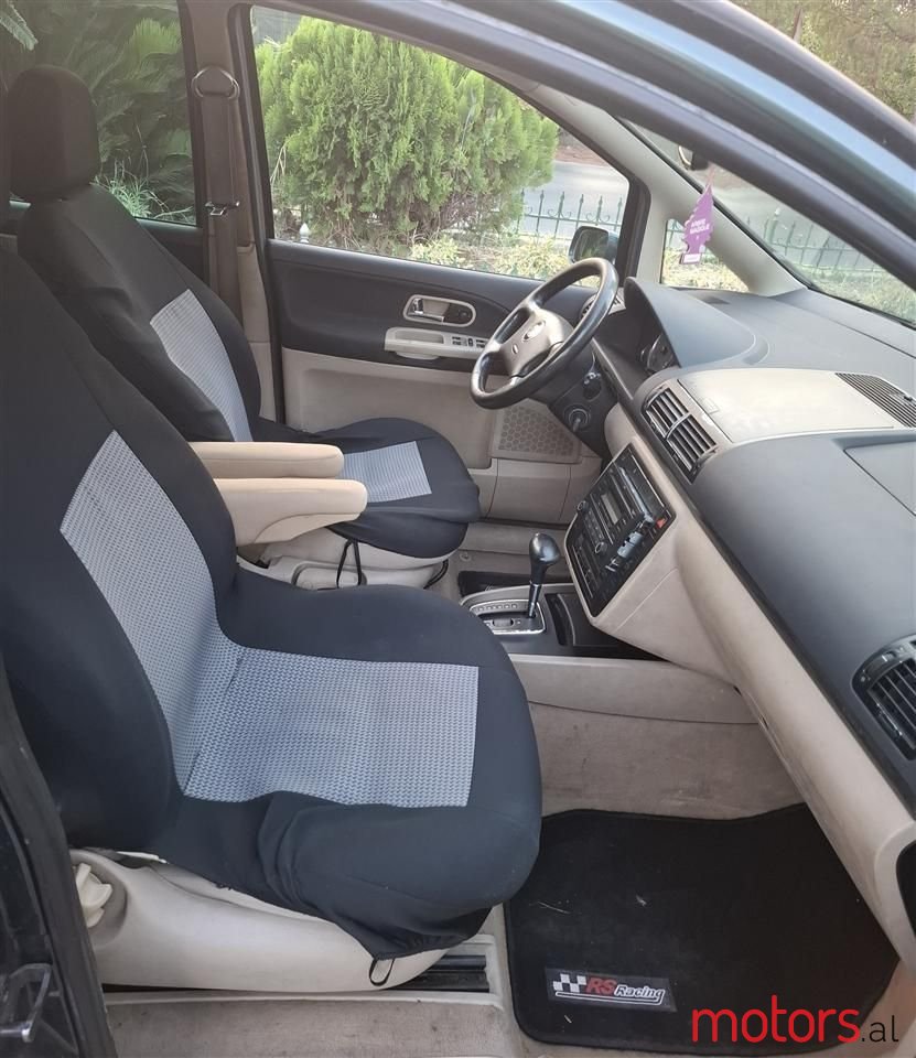 2008' SEAT Alhambra photo #3