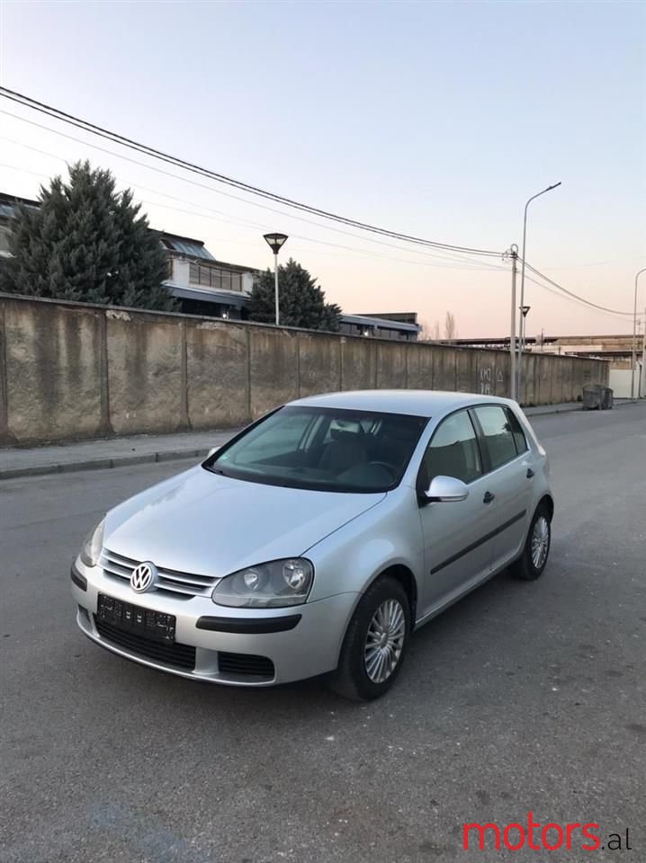 2004' Volkswagen Golf photo #1