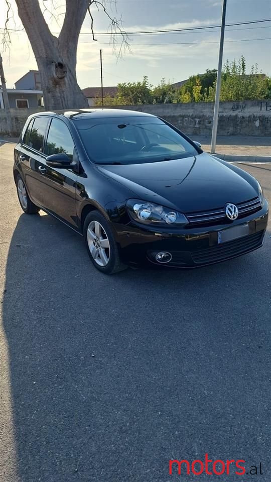 2011' Volkswagen Golf photo #4