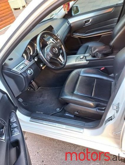 2014' Mercedes-Benz E 200 photo #2