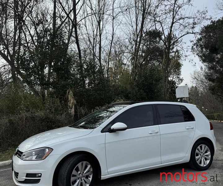 2016' Volkswagen Golf photo #2