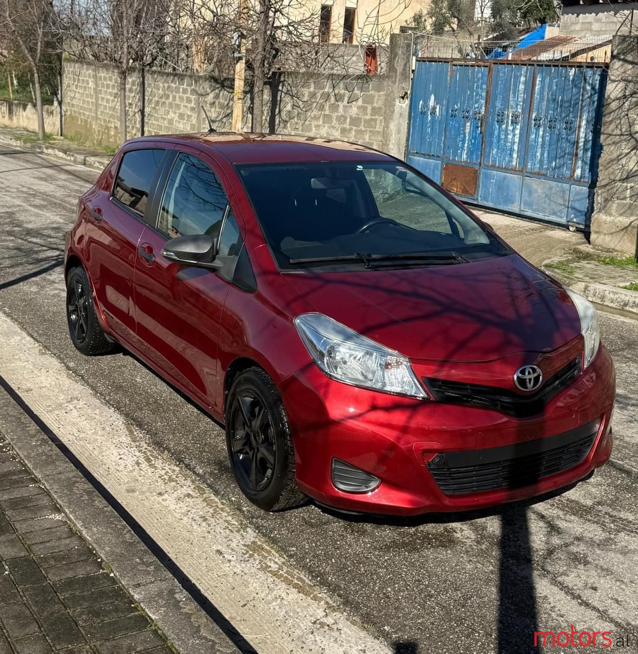 2012' Toyota Yaris photo #5