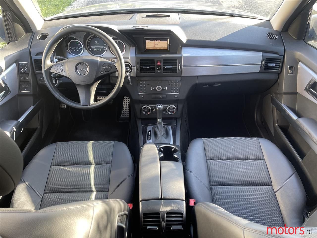 2010' Mercedes-Benz GLK 250 photo #3