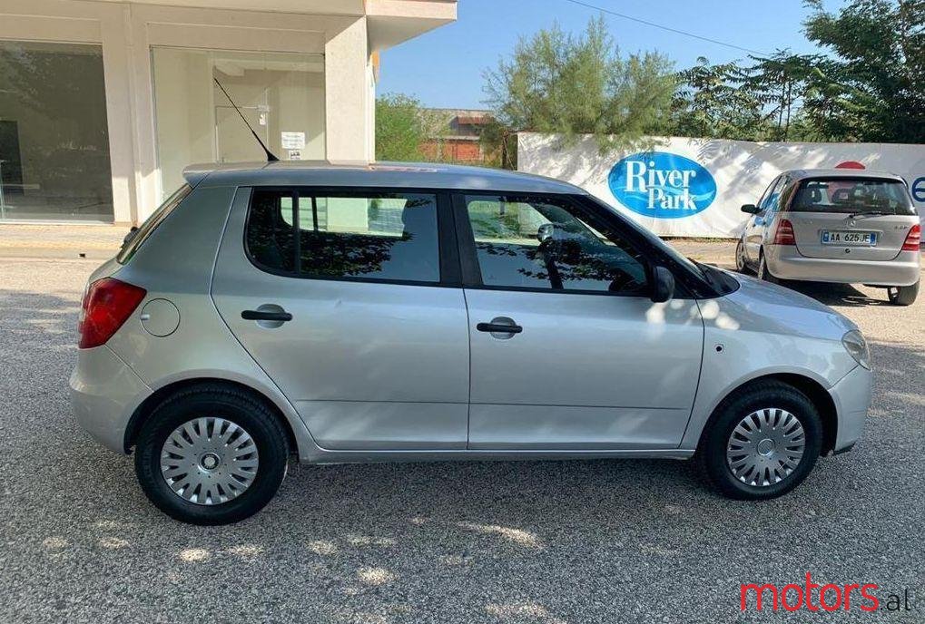 2008' Skoda Fabia photo #1