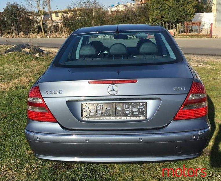 2005' Mercedes-Benz E 220 photo #2