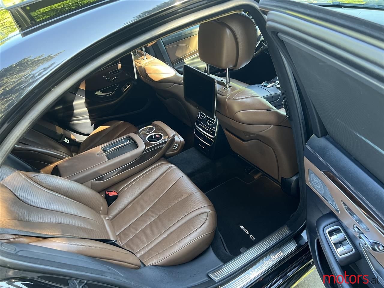 2017' Mercedes-Benz S 400 photo #2