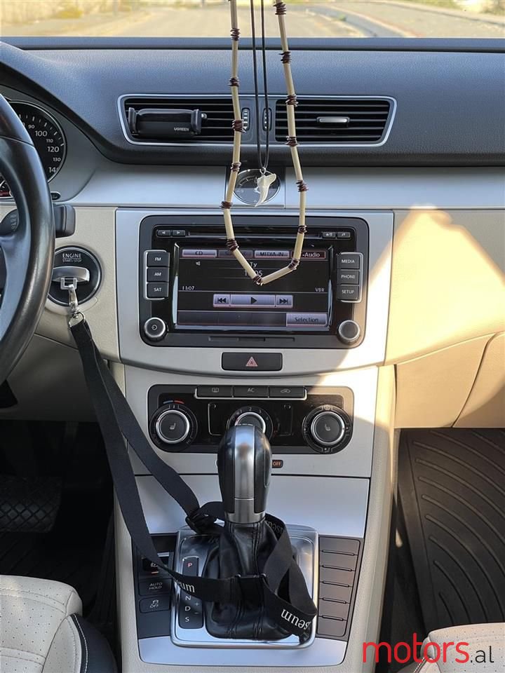 2012' Volkswagen Passat photo #3