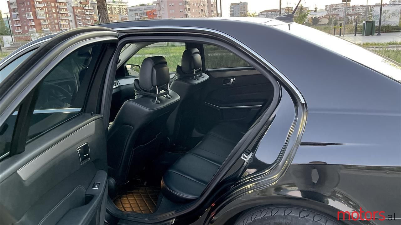 2015' Mercedes-Benz E 220 photo #4