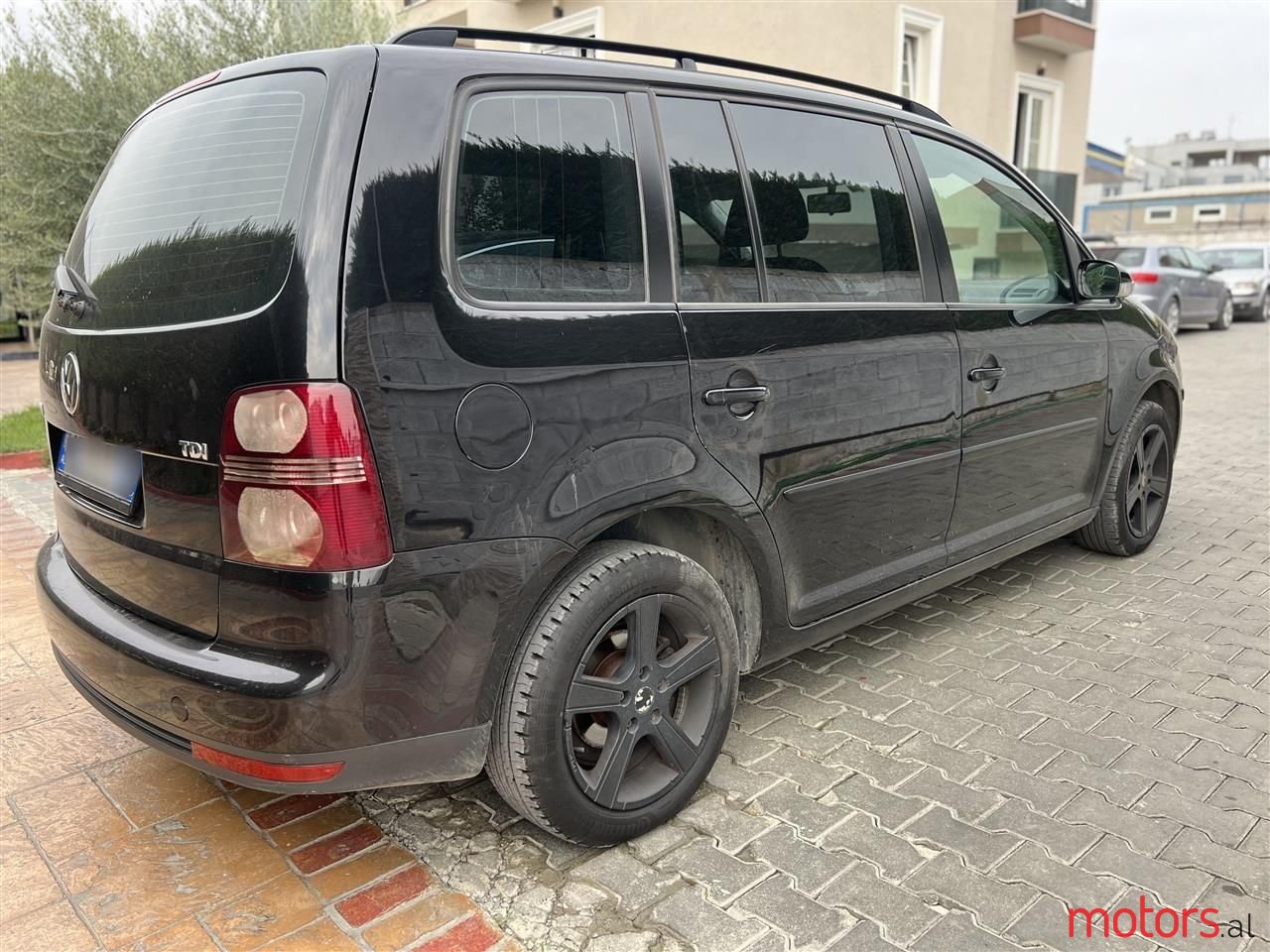 2007' Volkswagen Touran photo #4