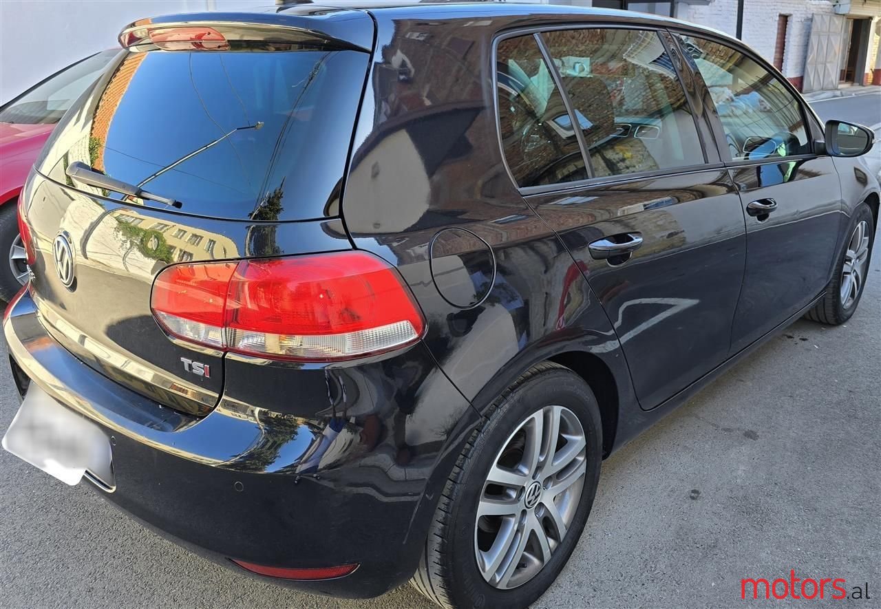 2010' Volkswagen Golf photo #1