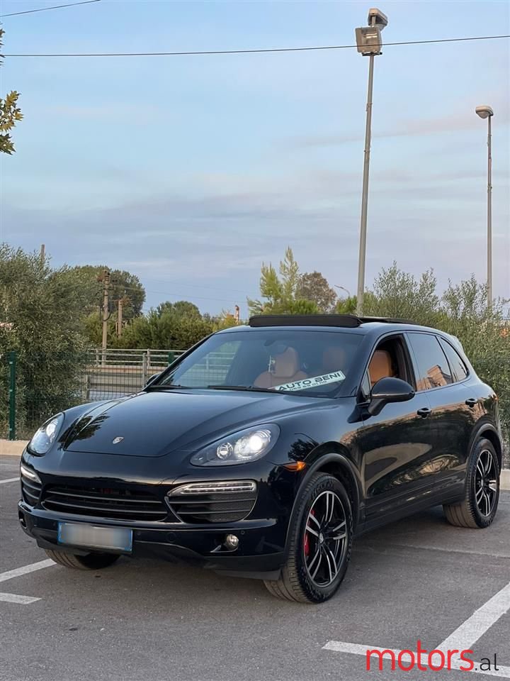 2012' Porsche Cayenne photo #1