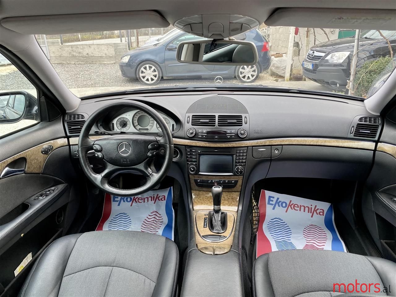 2008' Mercedes-Benz E 200 photo #5