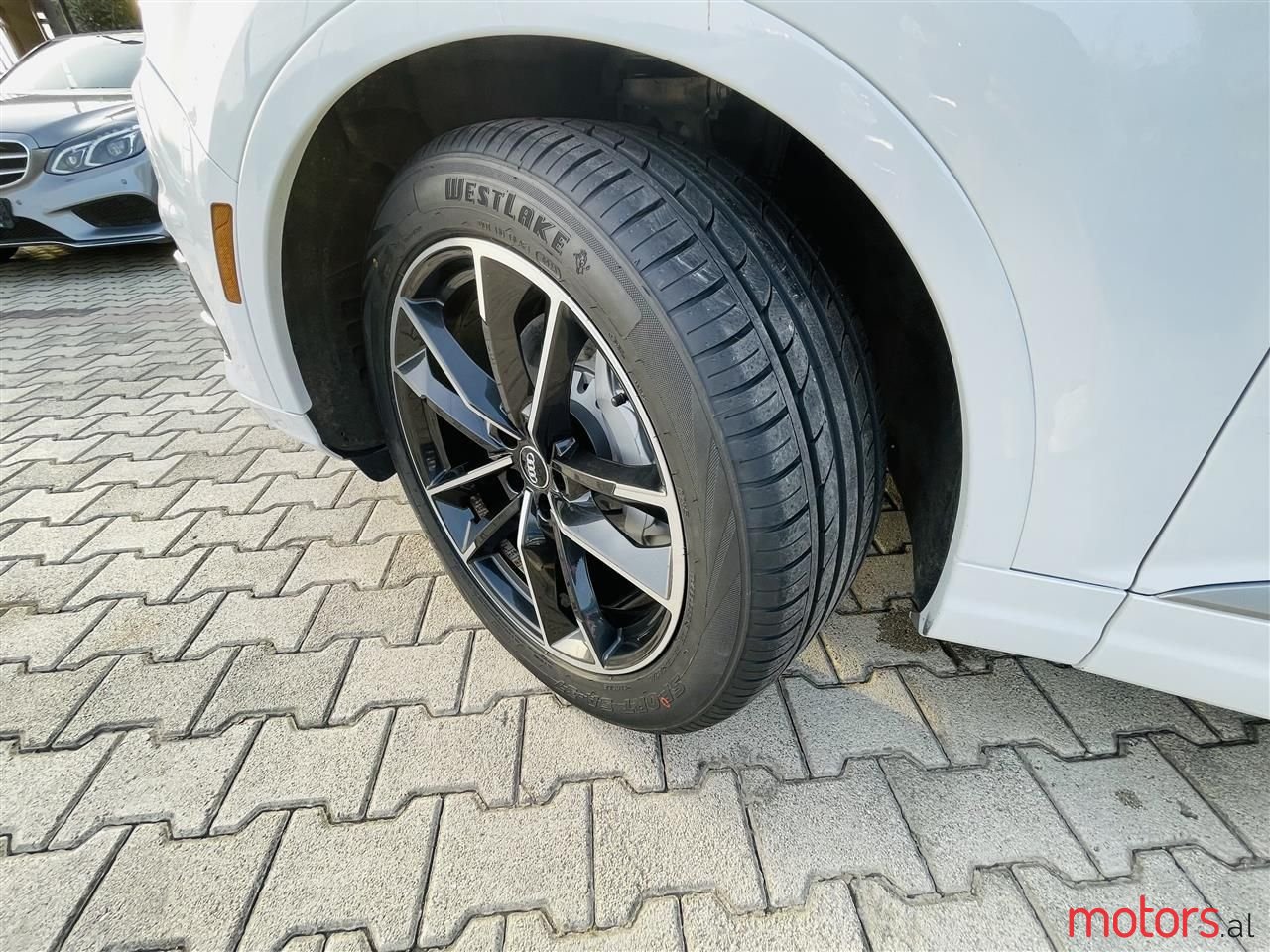 2017' Audi Q7 photo #6