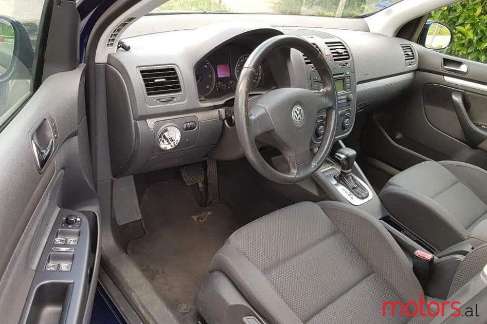 2005' Volkswagen Golf photo #2