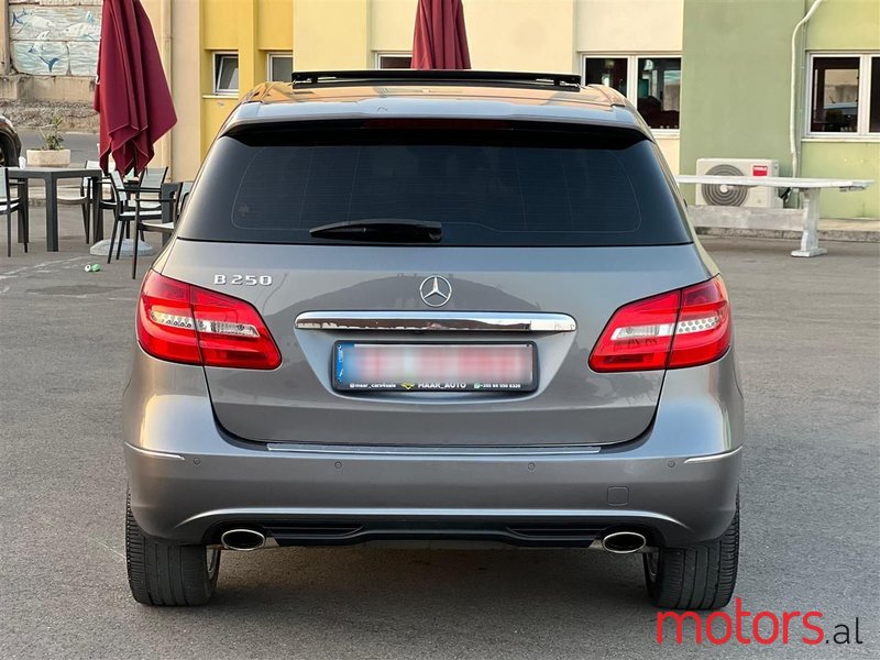 2014' Mercedes-Benz B 250 photo #5