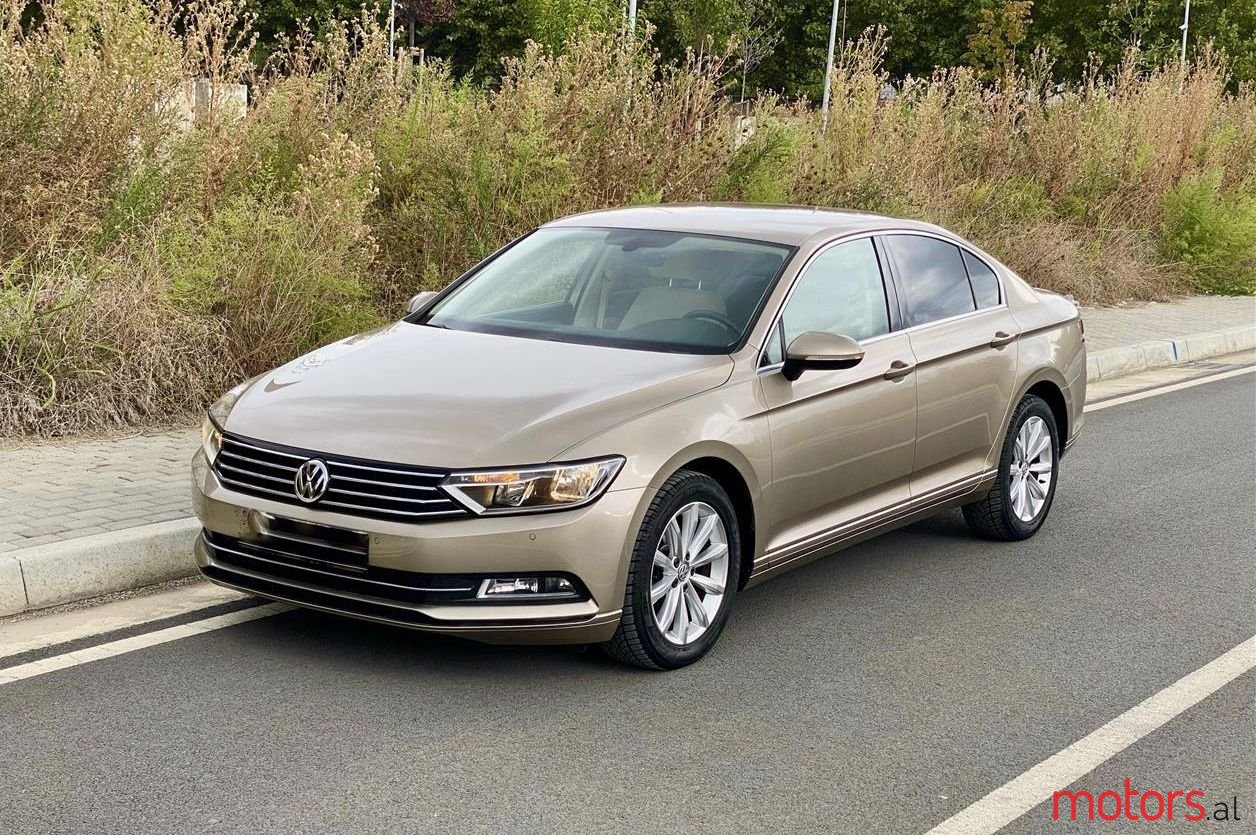 2016' Volkswagen Passat photo #1