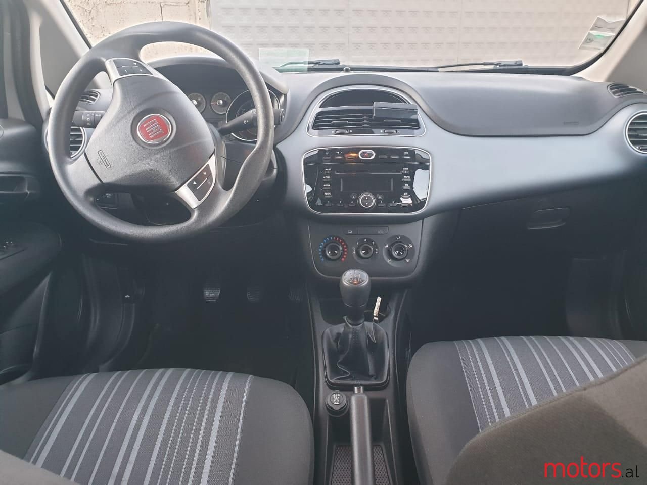 2011' Fiat Grande Punto photo #6