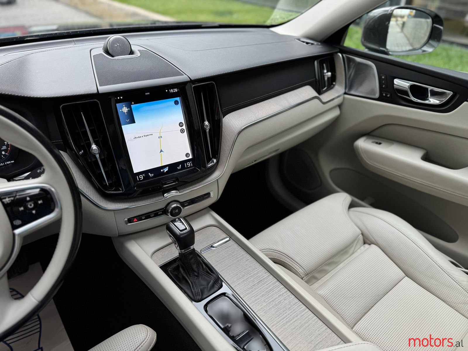 2019' Volvo Xc 60 photo #4