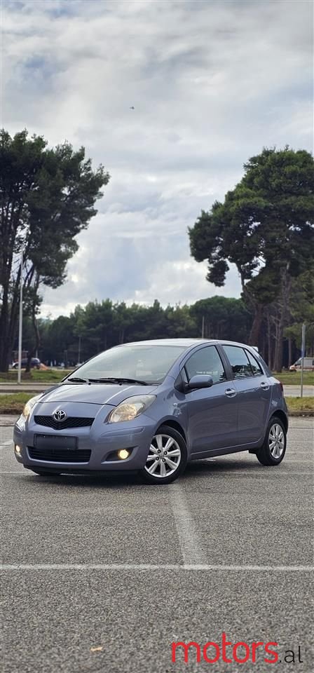 2010' Toyota Yaris photo #1