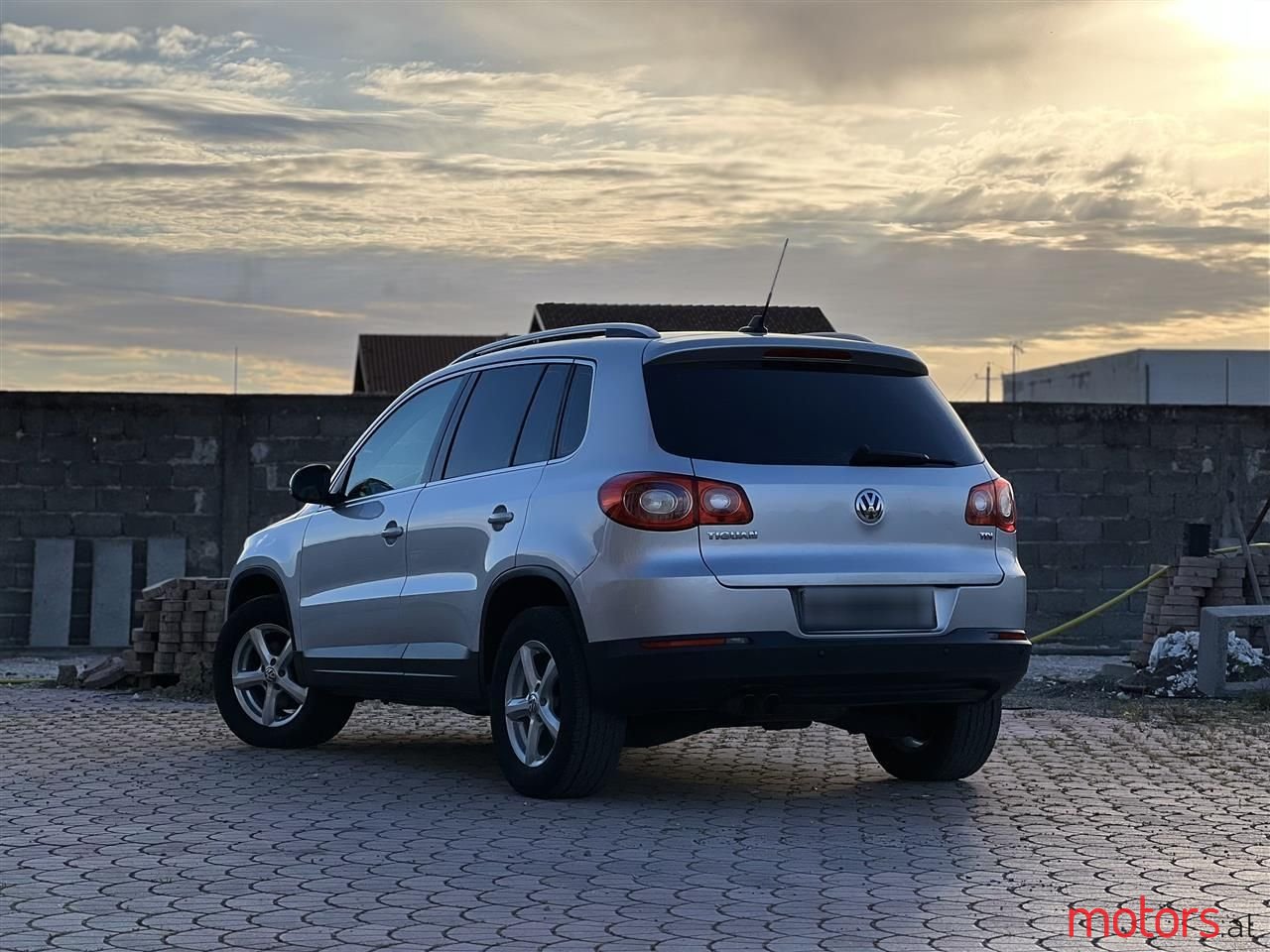 2009' Volkswagen Tiguan photo #2