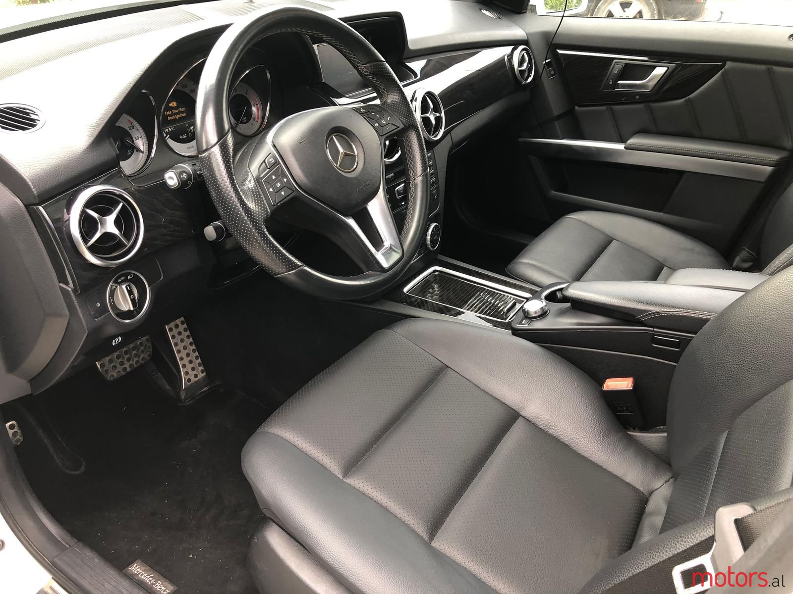 2015' Mercedes-Benz GLK 250 photo #6